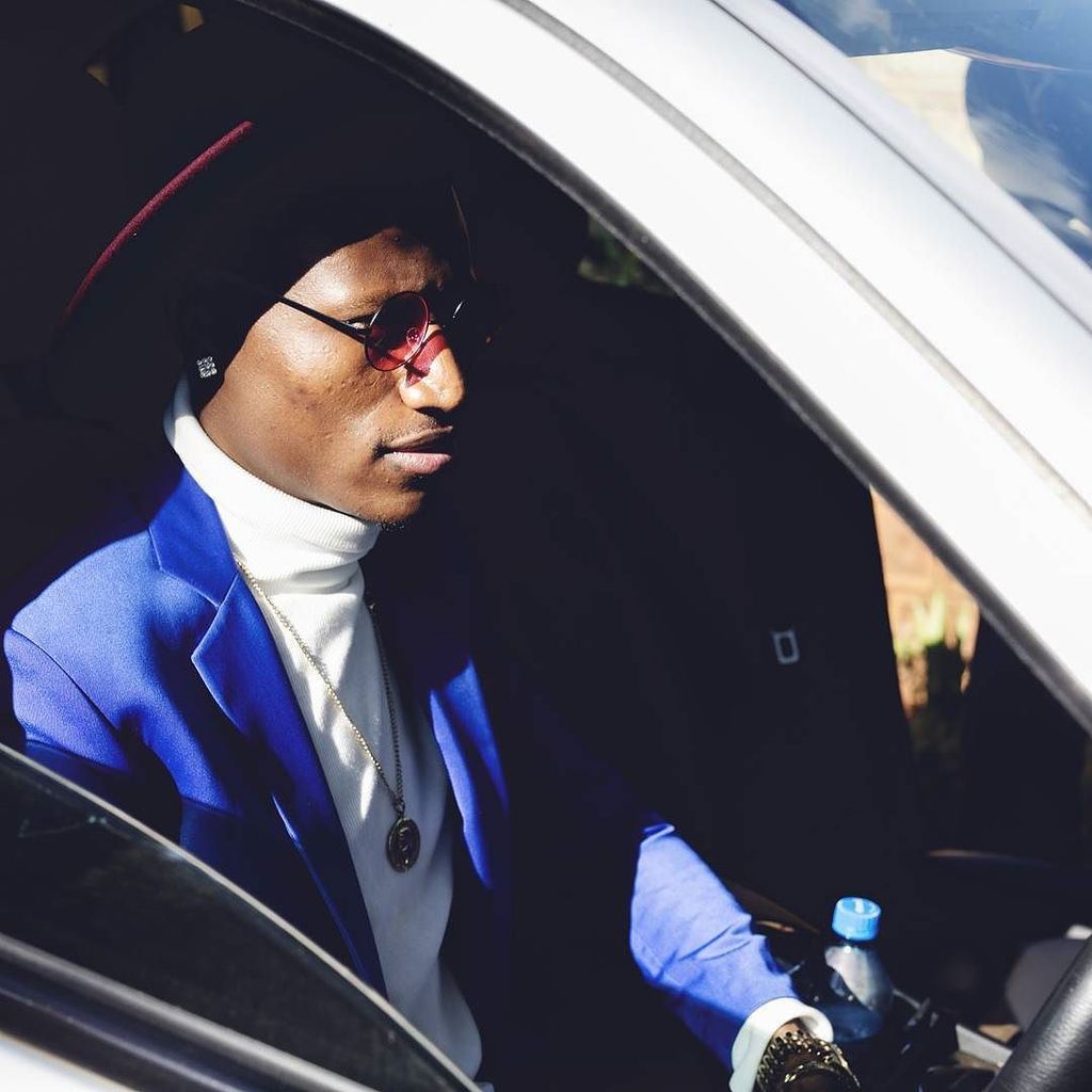 fameafrica's tweet photo. By @OCTOPIZZO ...hol'Up, I was Driving... malizia.
Watch the full song on YouTube
#iamdo… https://t.co/tGPv0JiH6H https://t.co/XMBAWzzZZh