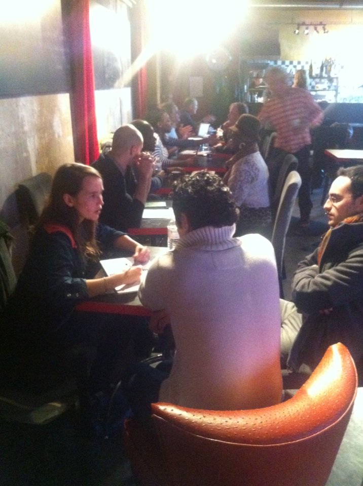 CourtsDevant's tweet image. Chhhuuuttt.. C&apos;est la #ShortConnection en one to one #pitcher #auteur #producteur! @BistrotdesCinéastes #pcdv2015