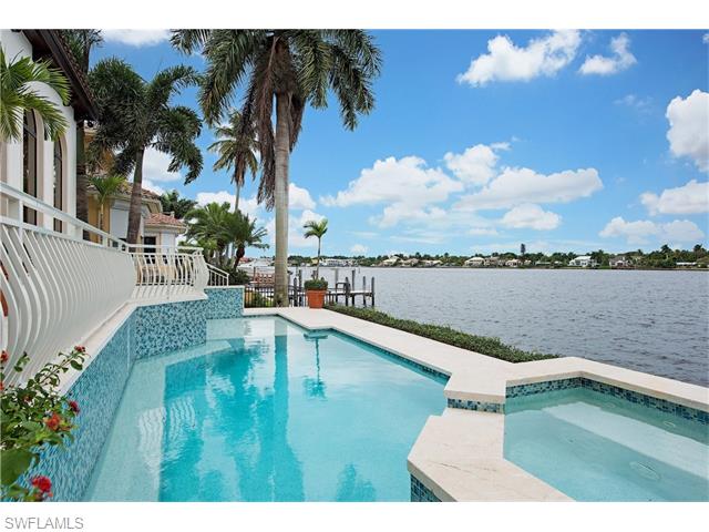 TaberNaples's tweet photo. Just Listed! Home with a view of #NaplesBay in #PortRoyal https://t.co/dPI8YP1gML #CBProperties #luxury #NaplesFL https://t.co/FH2AzSoIqA