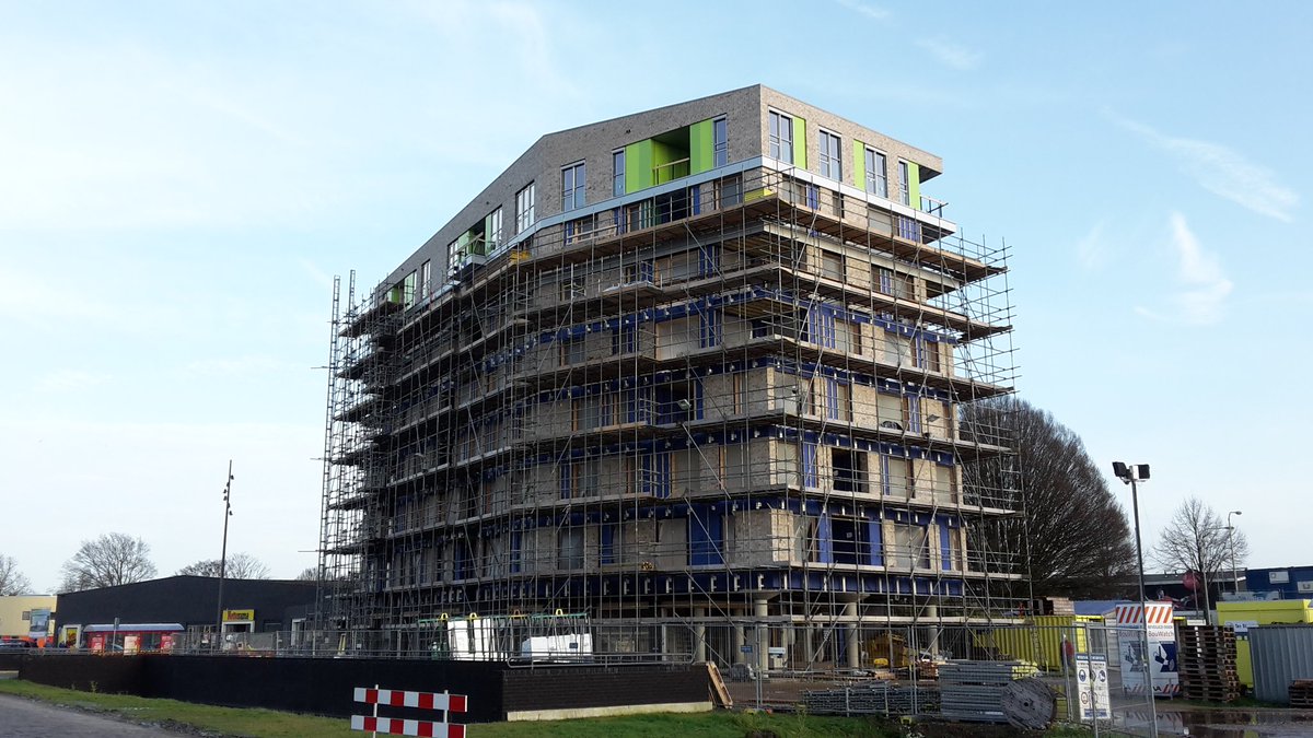 hansp9130's tweet photo. De 7e verd is uit het steiger, nu genieten van wel verdiende vakantie @TSBouwVastgoed @Welbions #Hengelo https://t.co/eUCRRcTH6l