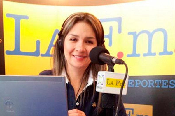 lafm's tweet photo. Esta es la editorial de Vicky Dávila, directora de LA F.m., ante declaraciones de Santos https://t.co/EeTkQlpg8h https://t.co/goXaJpcpZG