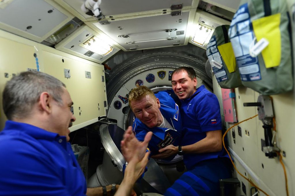 esaoperations's tweet photo. .@astro_timpeake's schedule for his first few days in space: https://t.co/5ArhvRoKuF #Principia https://t.co/sJdKZJddDY