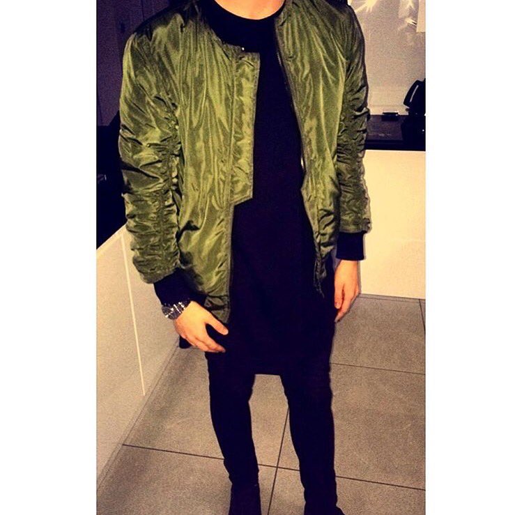 OneOfOneLondon's tweet photo. Customer photo in our Collarless Bomber Jacket, limited stock left

https://t.co/nYoAkFildT https://t.co/XA4JclkN7R