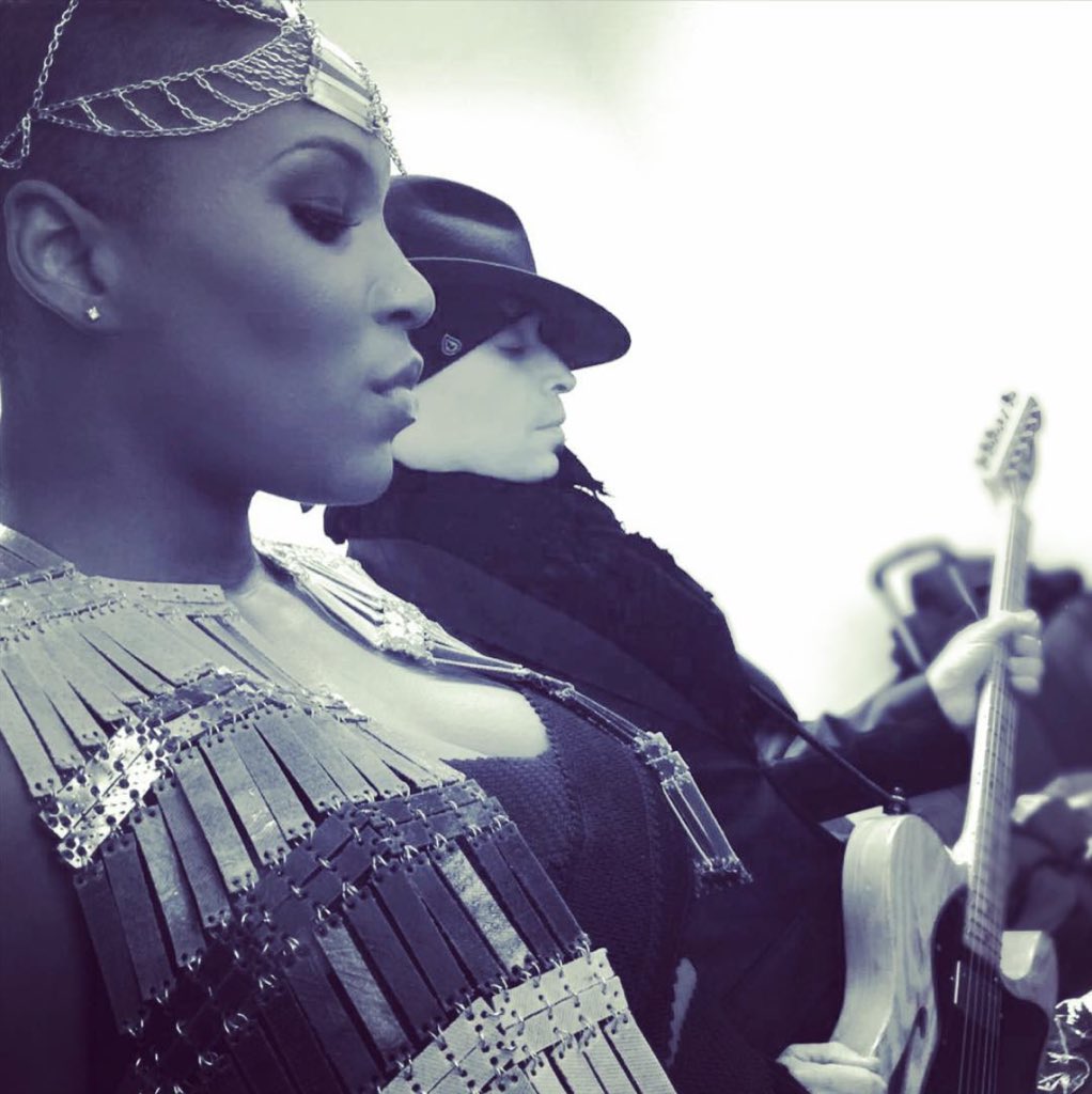 BloodyGray's tweet photo. @livwarfield rocked the denim top of @JaneBowler at the @LondonJazzFest styled by @MekelBailey #fashion #janebowler https://t.co/nrpxJVBuCn