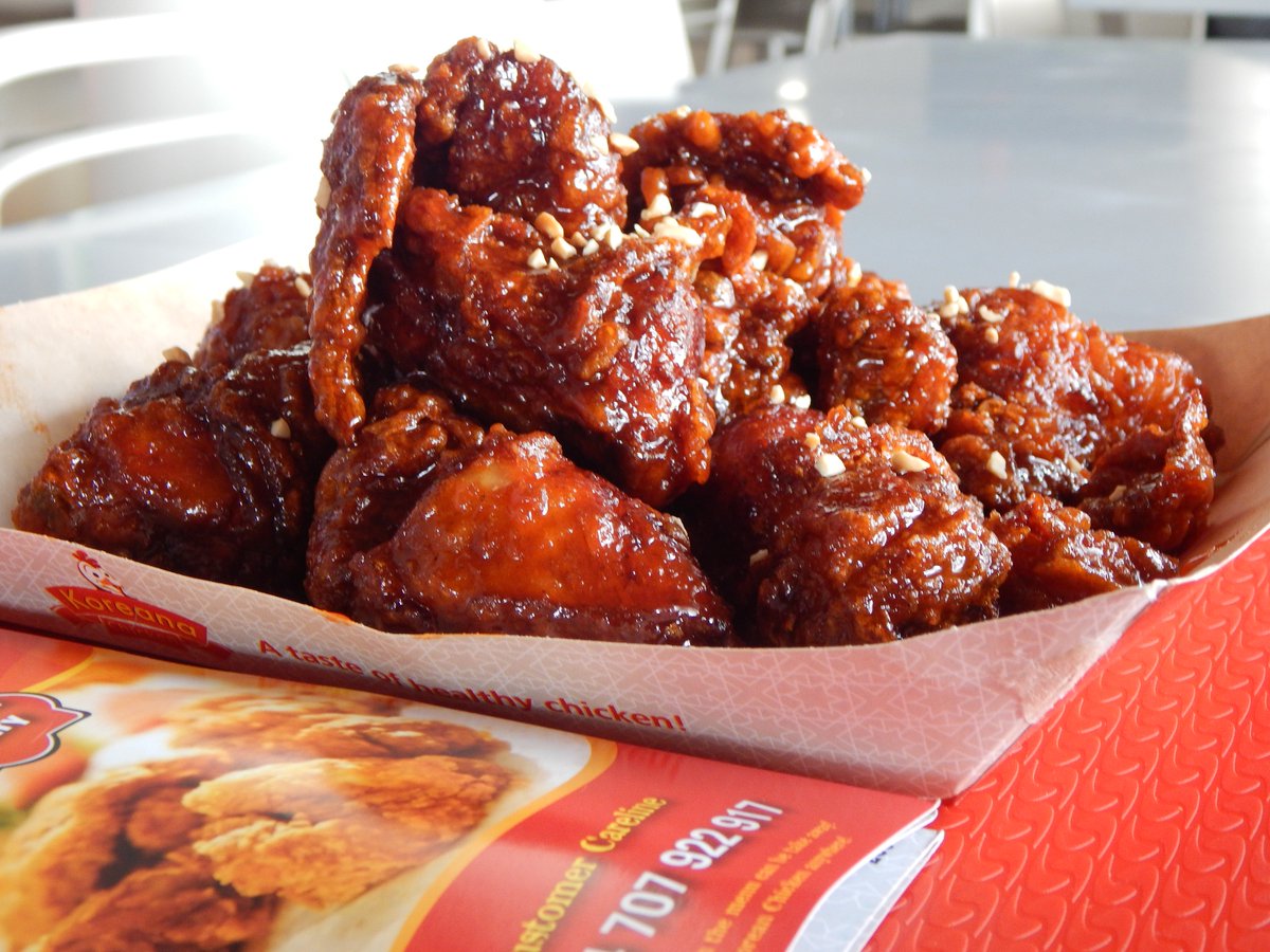 Koreana_Chicken's tweet photo. It's kuku time... @GardenCityMall https://t.co/jswnKmIf3X