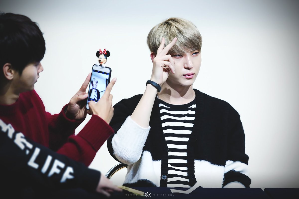 151217 종로 팬사인회 #VIXX #LEO #택운 <a href="/JUNGTW_LEO/">VIXX_LEO 정택운</a> 옛다 브이 ㅇㅅㅇV goo.gl/ibxlmt