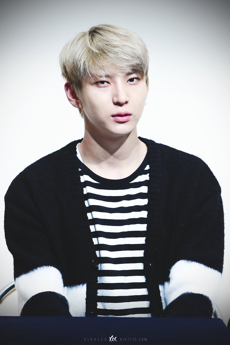 151217 종로 팬사인회 #VIXX #LEO #택운 <a href="/JUNGTW_LEO/">VIXX_LEO 정택운</a> 심장 폭격 8ㅅ8 goo.gl/o1cQTW goo.gl/XfZsr1