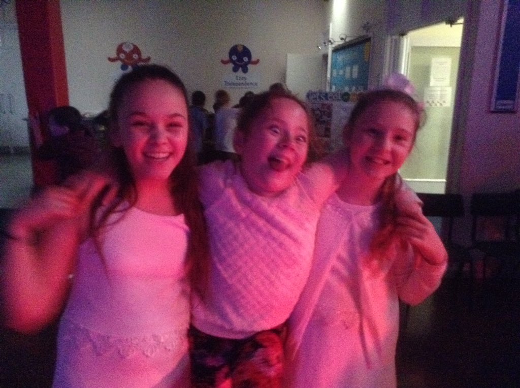 sunnyfieldsHT's tweet photo. KS2 party time! https://t.co/ckNv28rIZ1