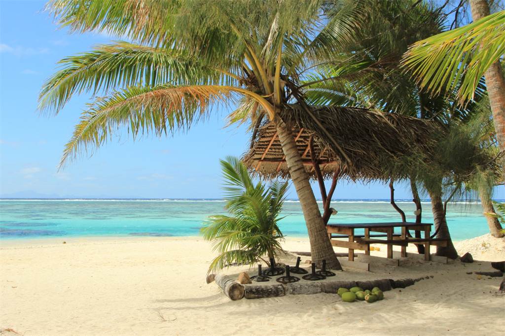 sothebysrealty's tweet photo. Imagine tranquility, privacy &amp; unrivaled luxury on a private island https://t.co/z9b2eRLC4a #SIRLuxuryLifestyle https://t.co/k1srr9tGPE