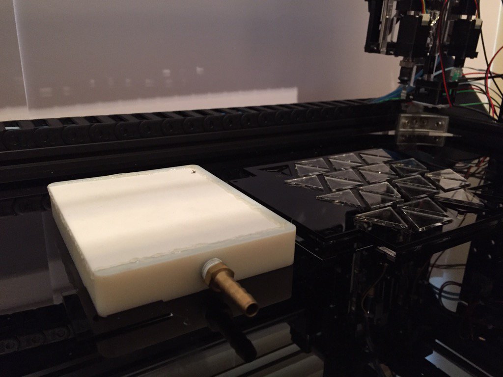 FlySorter's tweet image. Putting it all together on the #FlyRobot - using the camera to find flies on a pad, then loading them into a maze.