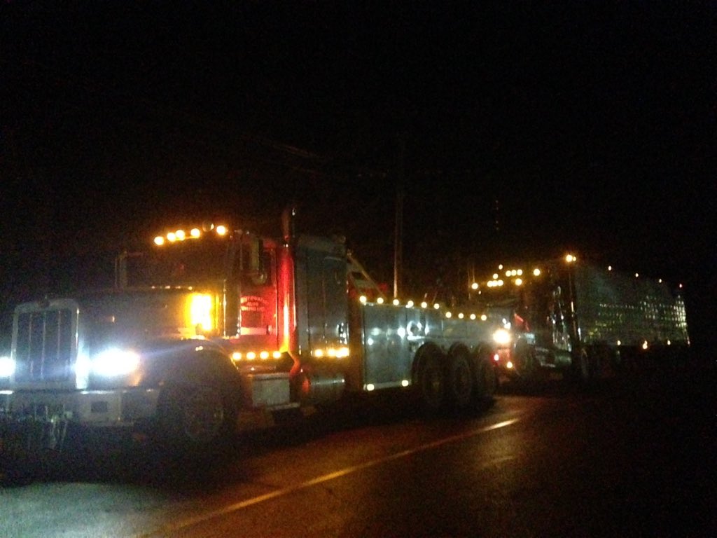 42Chris_M's tweet photo. Clearing the highway last night @HWYThruHell            where's mr @990colin coulda done a wreck together buddy lol https://t.co/PpkGYMytfg