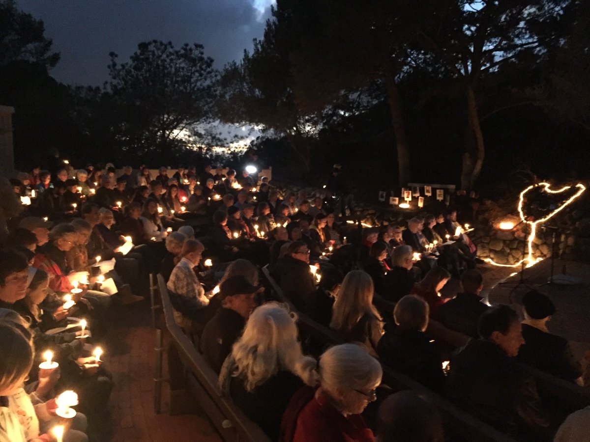 KristinaHouck's tweet photo. Community remembers victims of gun violence with candlelight vigil at #SolanaBeach church https://t.co/nz7V9MhCBO https://t.co/pGR9nyPANx