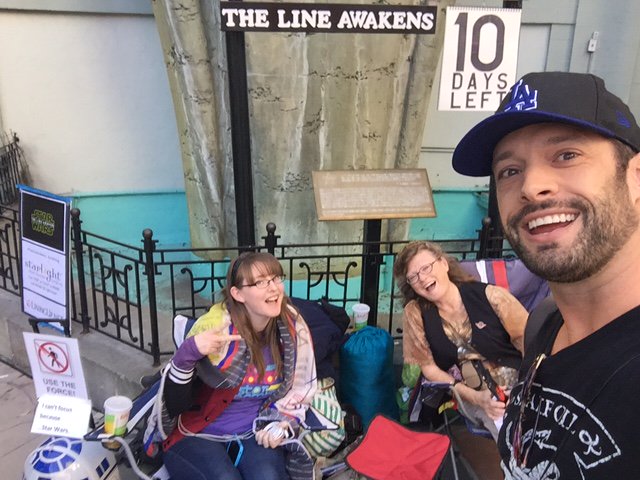 StarlightUS's tweet photo. #tbt to when Starlight's board chairman Brian Gott stopped by to visit @LineUp4StarWars to say thanks! #GIVEactually https://t.co/W3CcRQK7C8