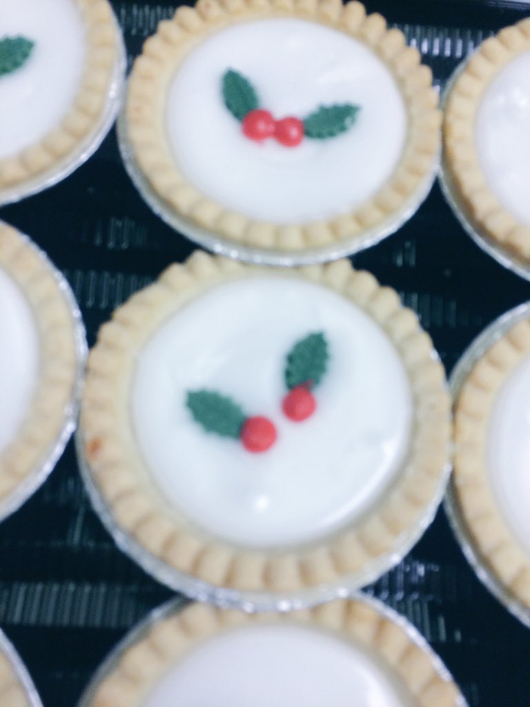 Pryces_Bakers's tweet photo. Festive Bakewell tarts https://t.co/TE6FOfo42g