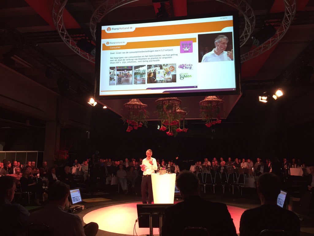 RuudKnorr's tweet photo. #fhalv annual Meeting Naaldwijk. Strategy 2020 big ambitions presented by @LucasVos_FH @FloraHolland @RheinMaas https://t.co/D4NKQPgYnL