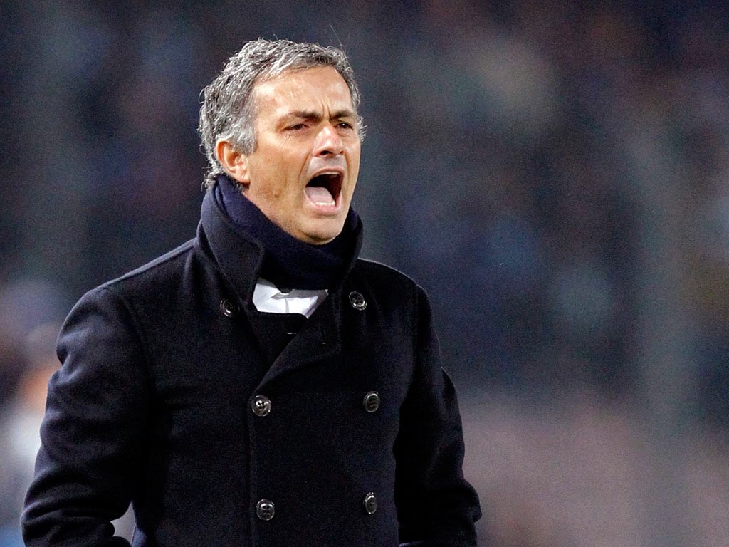 Mourinho destituido del Chelsea, según prensa inglesa se va perdonando 50M.€, algo solo al alcance de un grande