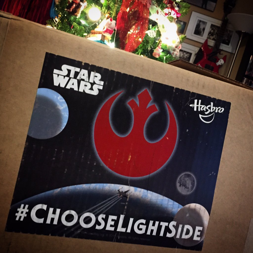 therockfather's tweet photo. Final #ChooseLightSide box just arrived at HQ from @HasbroNews. #StarWarsTheForceAwakens tonight! #StarWarsEvent https://t.co/6JM4T5p05O