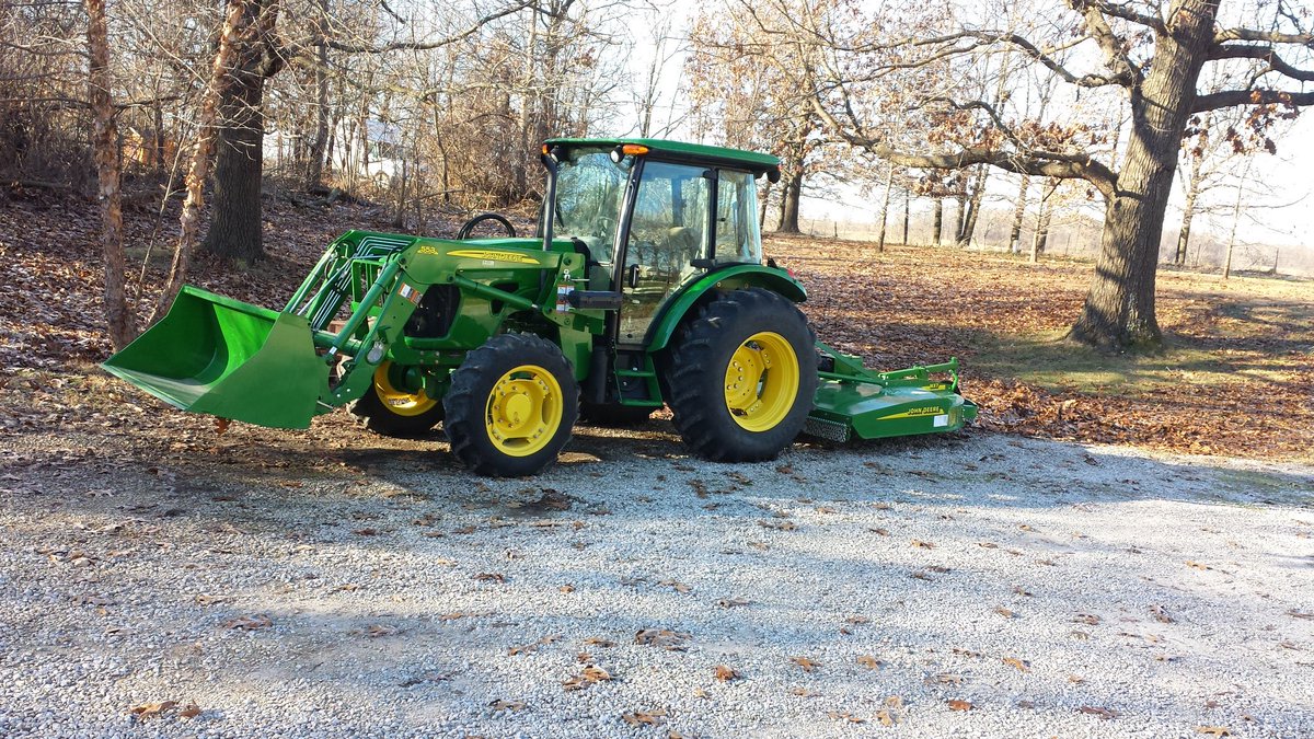 ColeWalden13's tweet photo. Ready for 2016 food plots! #tecomateseed #jd #deerseason2016 @Realtree @JohnDeere @HOYTARCHERYInc @DM_Tecomate https://t.co/XjvlP179YH