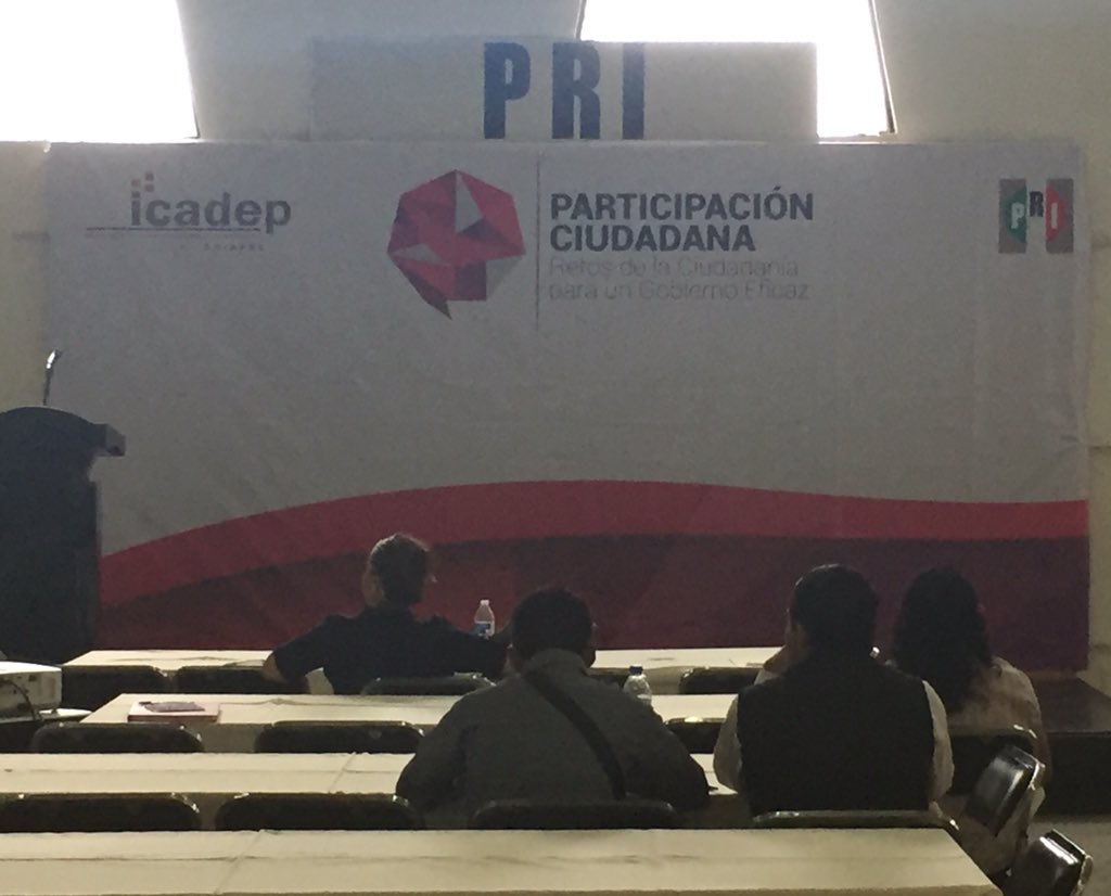 ChiapasPRI's tweet photo. Listos dar inicio al Curso Taller "Participación Ciudadana,Retos de la Ciudadanía para un Gobierno Eficaz" @ralbores https://t.co/z1gb4uEOsl