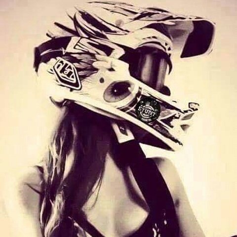 ValentinaG20_'s tweet photo. Motos😍💪 https://t.co/Rjqqlptu64