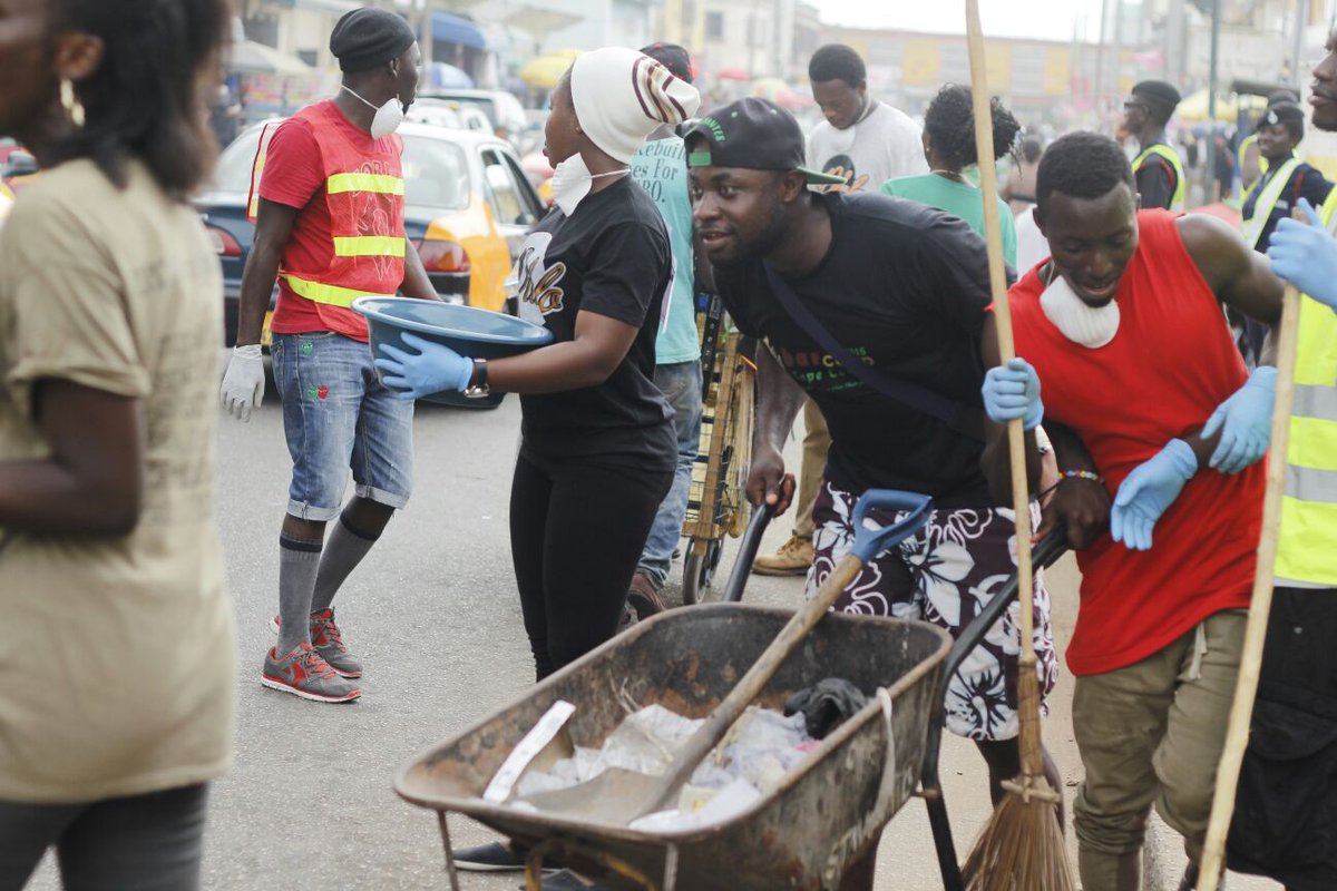 BarCampTakoradi's tweet photo. #Tweetblogger @akyherb Takes part of @pilolo_gh #CleanUp campaign prior 2016 Zebra Repainting Project
#BcAccra https://t.co/PQvOeuIAFn