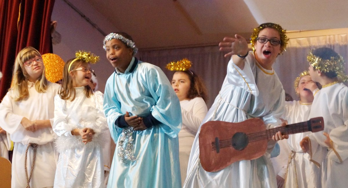 Fgilgayarre's tweet photo. ¡Lindas fiestas d Navidad n Pozuelo y Granja San José! Cada año s especial. Gracias a todos los q habéis participado https://t.co/n9uGvWlmG0