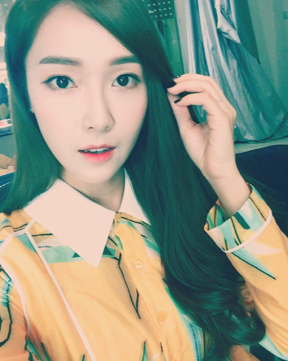 [OTHER][12-12-2013]SELCA MỚI CỦA JESSICA  - Page 18 CWcOj7OUsAA0FKf