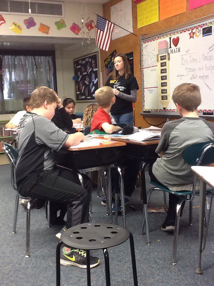 mslabellefourth's tweet photo. Learning about motion and design #mphawks https://t.co/3pQRdk6Wrf