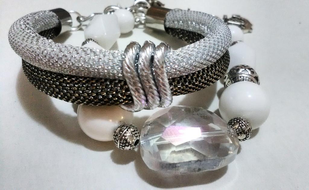 SlavicaGrubisa's tweet photo. Dizajn i izrada #modni #nakit #sjewelry. https://t.co/Sv0LbPkgVw