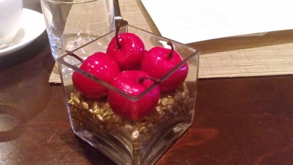 69_abby's tweet photo. Afternoon tea at the Hilton hotel :-o https://t.co/cdSBBrnvlC