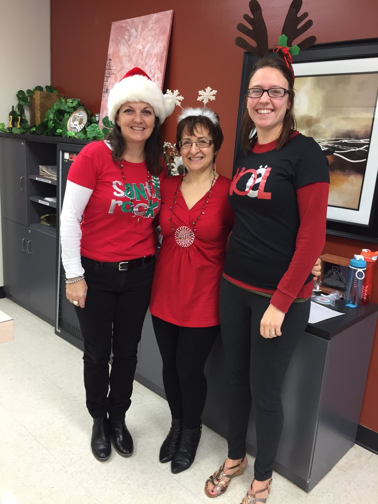 cbLRSD's tweet photo. Office Christmas Spirit🌲
#spiritweek2015
#Christmas https://t.co/O0945kY93X