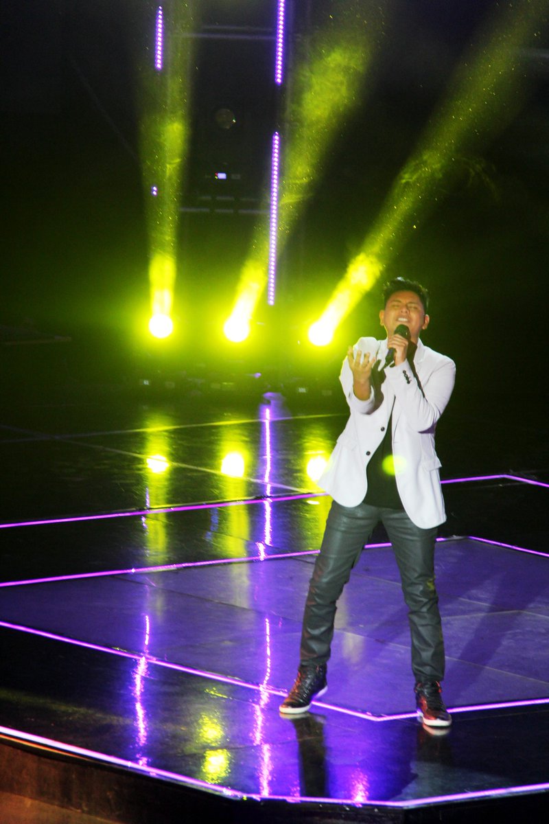 LisRiveristaYCP's tweet photo. @gianmarcomusica  esta es su oportunidad! #LuisAlcazarLavozPeru2015 https://t.co/eQWoxq6FSQ