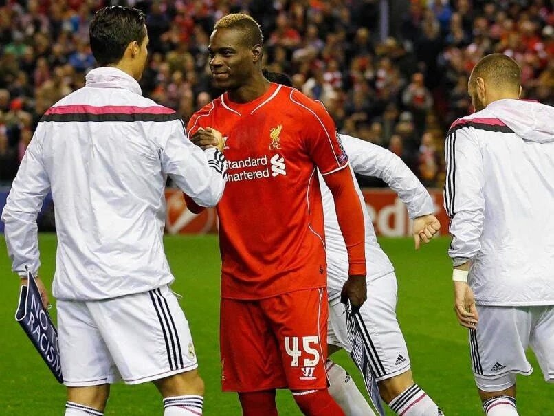 Balotelli: "Ballon d'Or? saya pikir CR yg akn menang. Dia mencetak banyak gol tahun ini &amp; dia seorang atlet sejati."