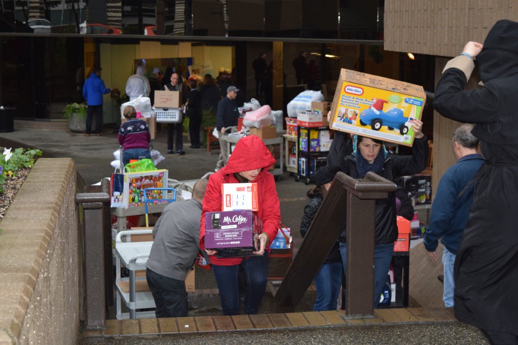 HALcruises's tweet photo. Our employees loaded a bus w/gifts to give to 22 families as part of @NewBeginEndDV’s Adopt-A-Family. #DoGreatThings https://t.co/abDDTPQHZl