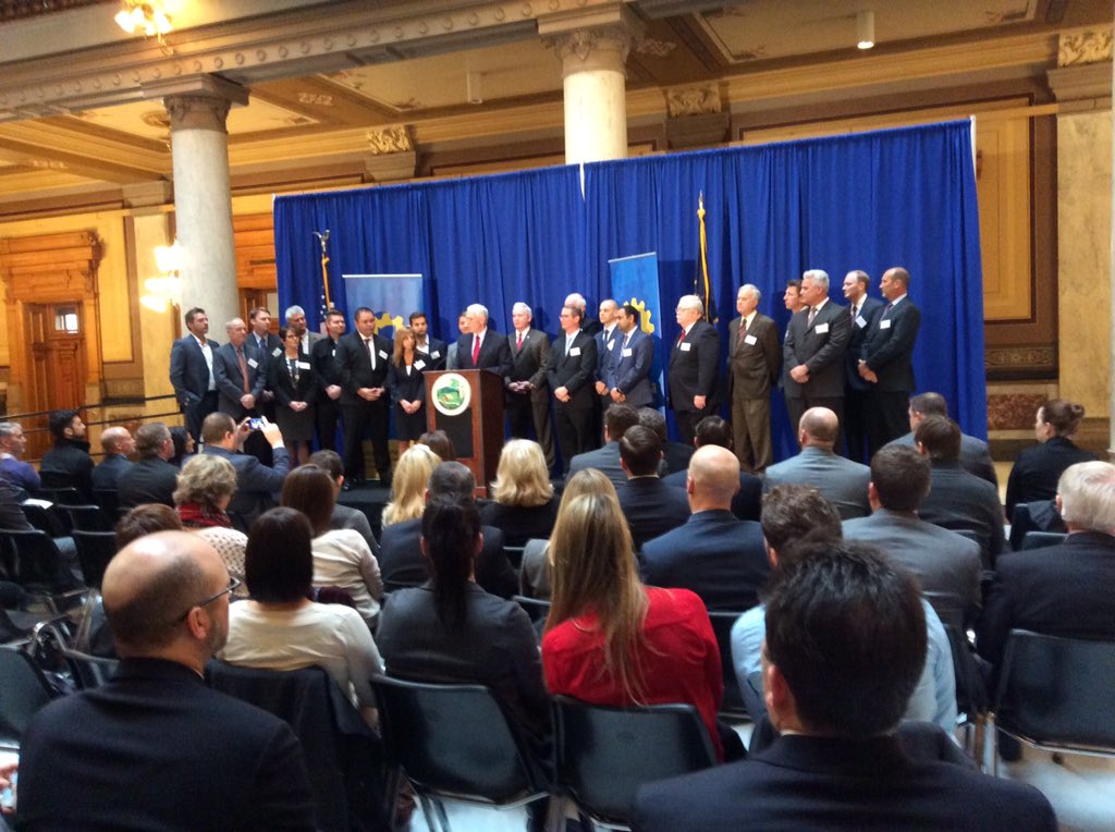 RollsRoyceNA's tweet photo. Rolls-Royce pleased to be part of @GovPenceIN year end &amp; new #jobs announcement! #AStateThatWorks ! https://t.co/HadVqiW6VE