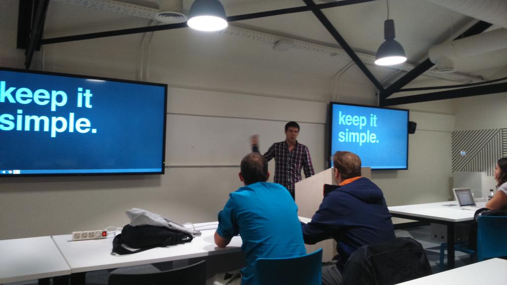 RaquiiRed's tweet photo. Empieza la charla de @PJimenezD que se titula Marketing sobre contenidos #MKcont https://t.co/4zI0Ur8A9K