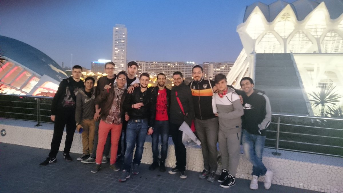 antonio_guirao's tweet photo. En la Ciudad de las Artes y Las Ciencias con los alumnos del #ProyectoGutenberg3d https://t.co/dB9qn4Lo8M