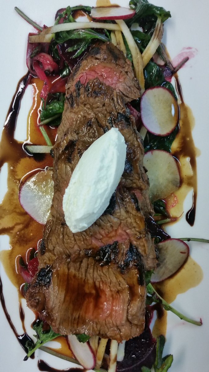 cravekwb's tweet photo. Adobé Spiced Beef Bavette, Roasted Beetroot + Baby Kale w @SalayViewFarm Goat Cheese @CHEFcravekwb @chef_GReid https://t.co/luYUvnnLTT