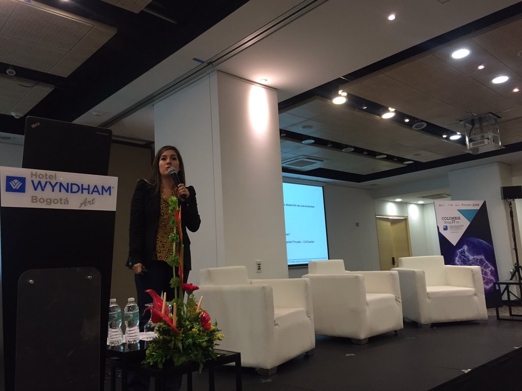 AppsCo's tweet photo. . @IsaMunozM de #ColCapital explica los mecanismos de financiación para emprendedores #RetosParaTI https://t.co/kZFM2RmiSo