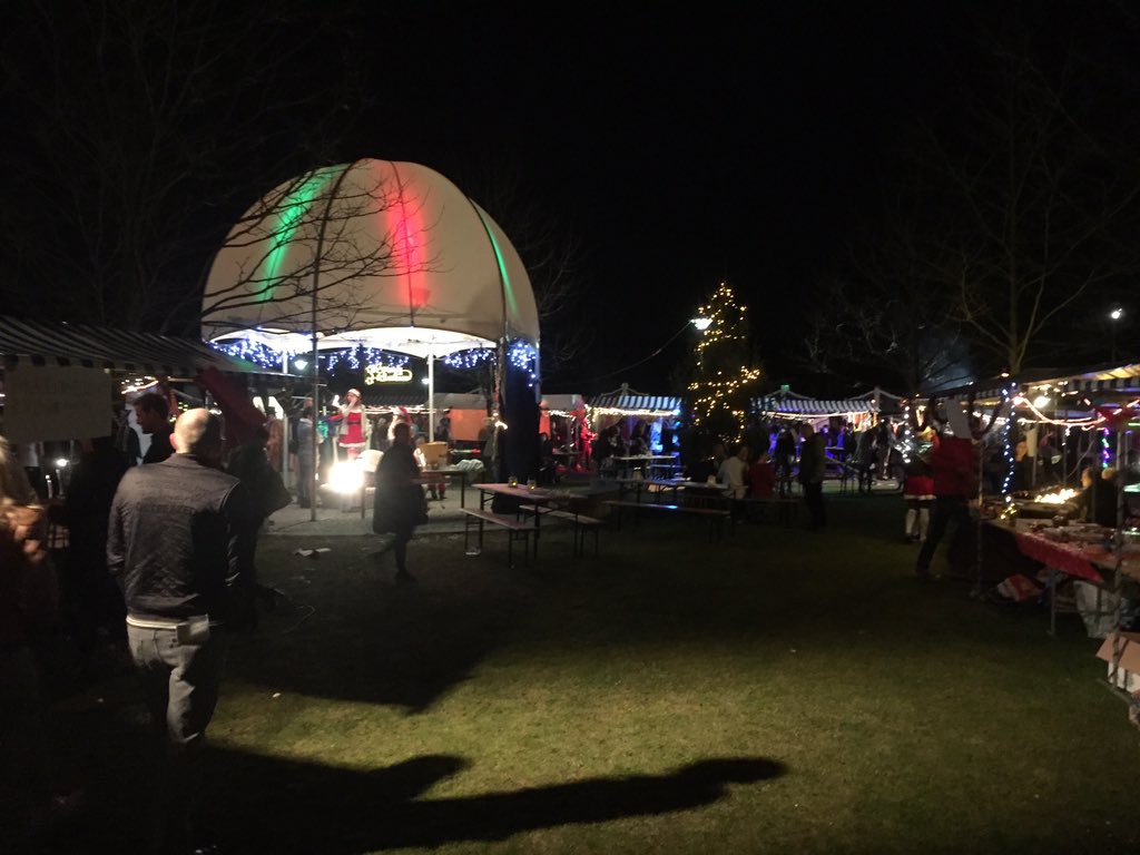 BmBaarn's tweet photo. Bij #kerst op @hetbaarnsch in het teken van de ziekte ALS #zoalsjan mooi initiatief https://t.co/QccycC6dch