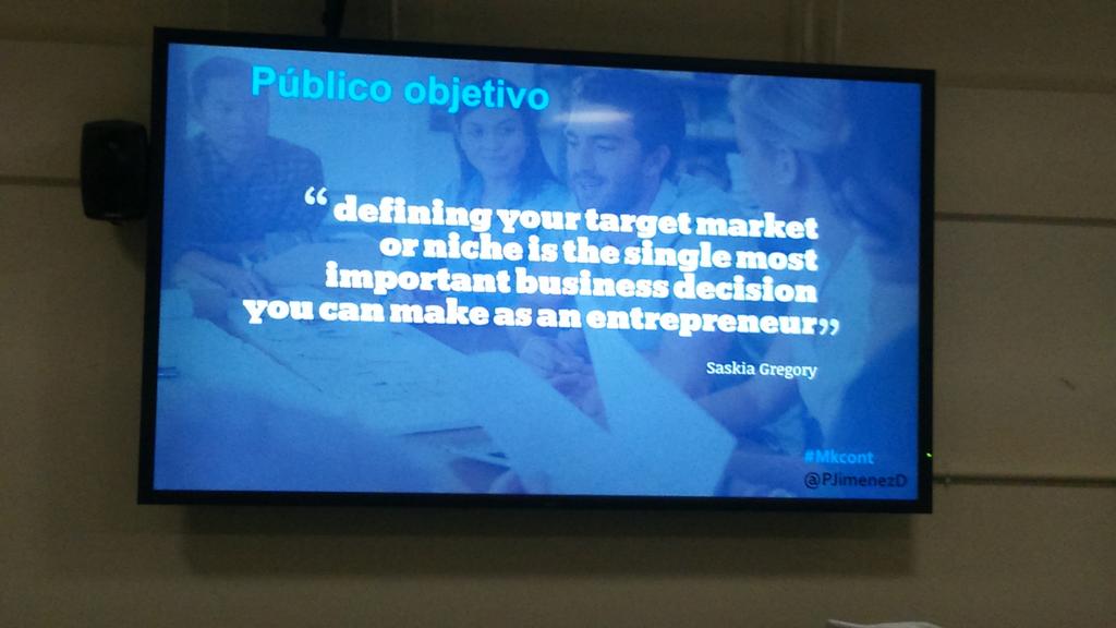 RaquiiRed's tweet photo. Nos explica el Publico objetivo @PJimenezD en Marketing de contenido #MKcont en el Google Campus https://t.co/517gRBPenq