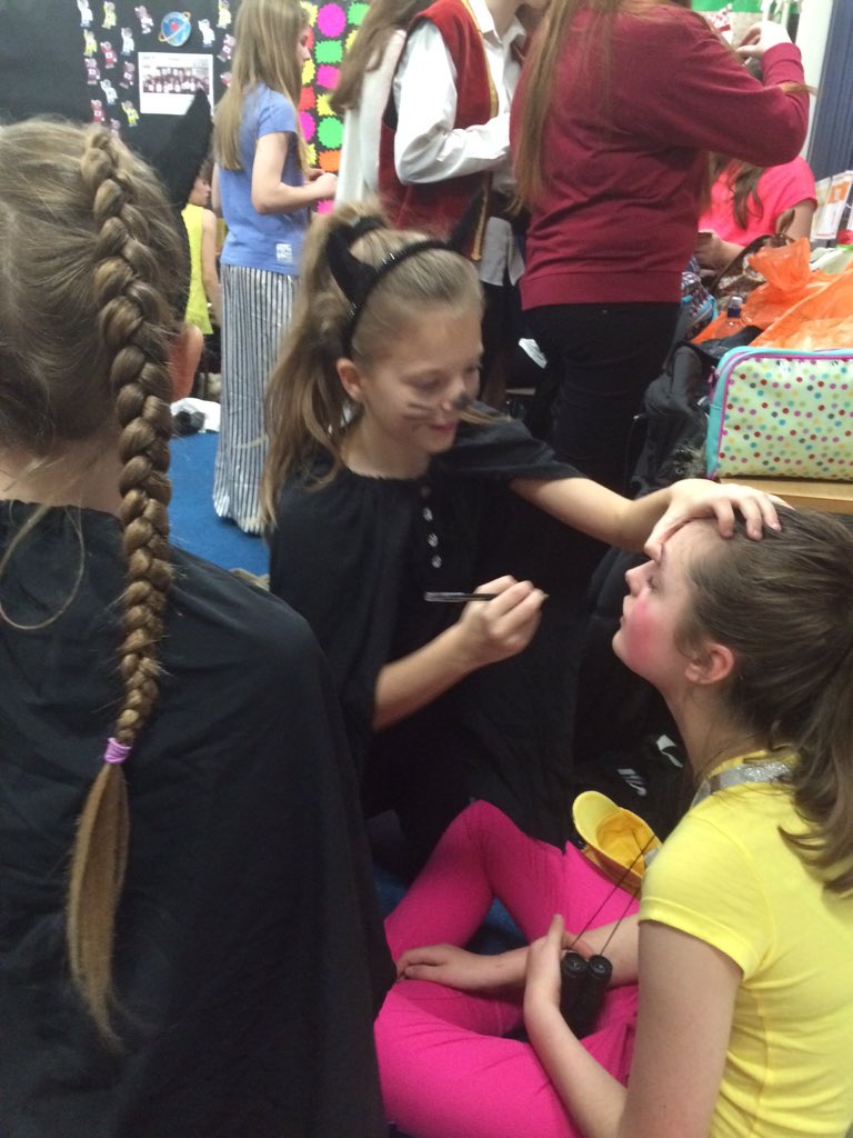 WellfieldMiddle's tweet photo. Backstage prepping for tonight's Panto #WMSTalent #makeupmayhem https://t.co/OQqc2xfsMd