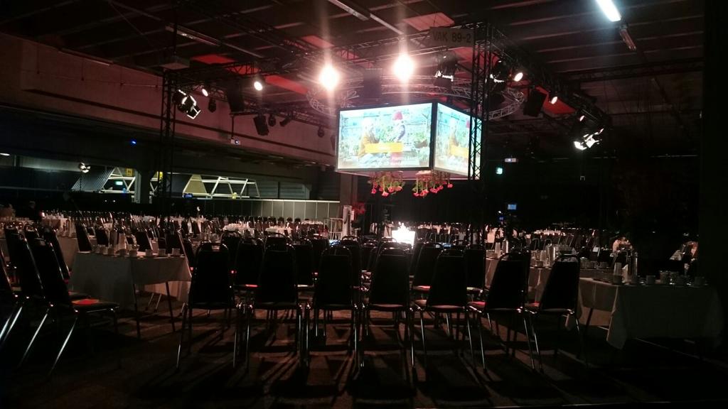 FloraHolland's tweet photo. Een voorproefje van de #FHALV. Start om 19:30! https://t.co/LcfT3bjjCl