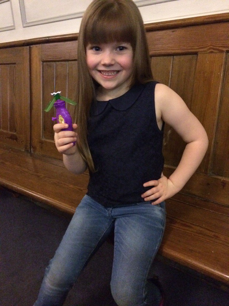 JessB1976's tweet photo. Another @BizzykidzAgency casting, in a church! Jobs/castings/updates. Definitely a #bizzykid! #childmodel #fun https://t.co/9avDb0wOIa
