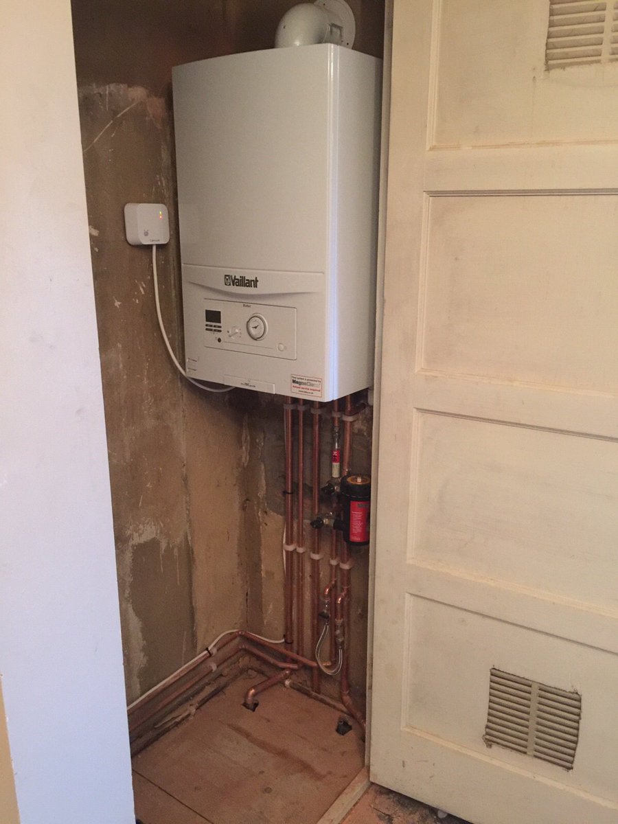 A_P_PLUMBING's tweet photo. @vaillantuk @magnaclean @ADEY_Pro  nice new pro28 replacing a old system #advance #advanced https://t.co/kd804DLbBB