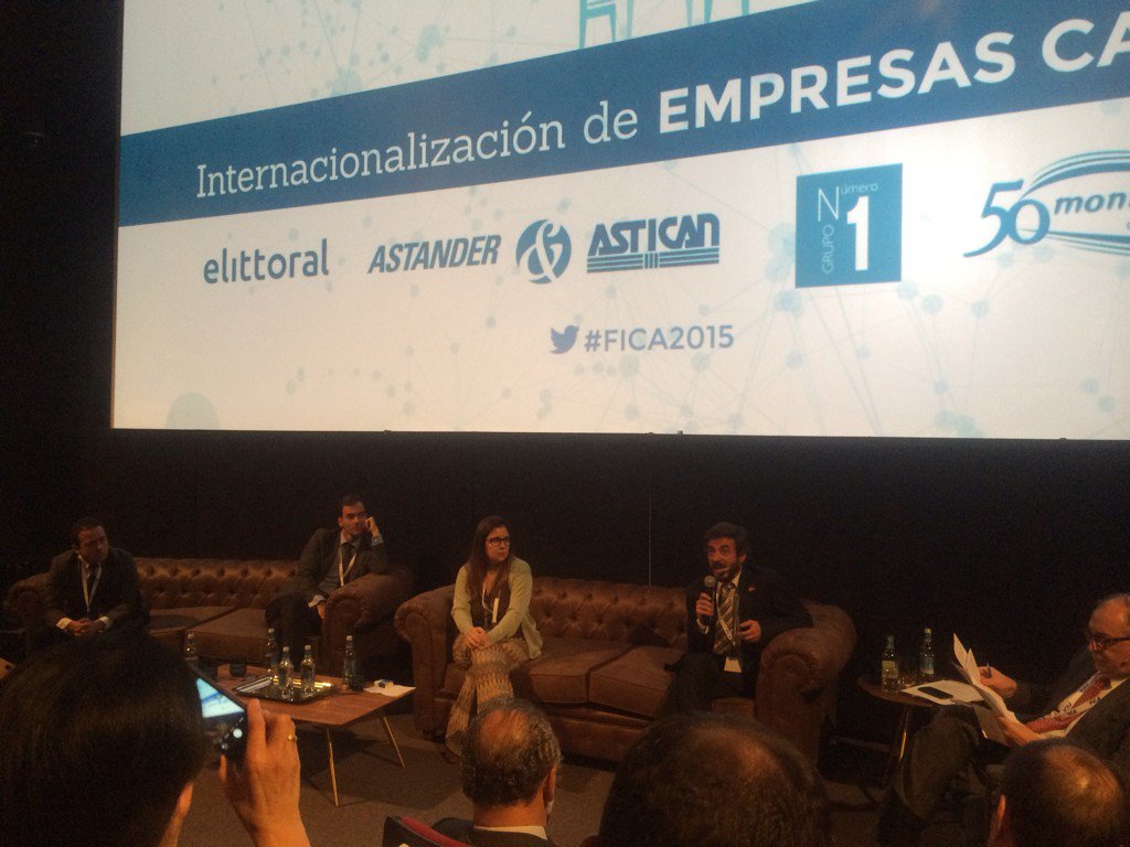 PagesSonia's tweet photo. Esta mañana en #FICA2015 con @MonicaSalvadorR en foro sobre internacionalización empresas @hub_africa @canariashub https://t.co/e5W5hgIT9c
