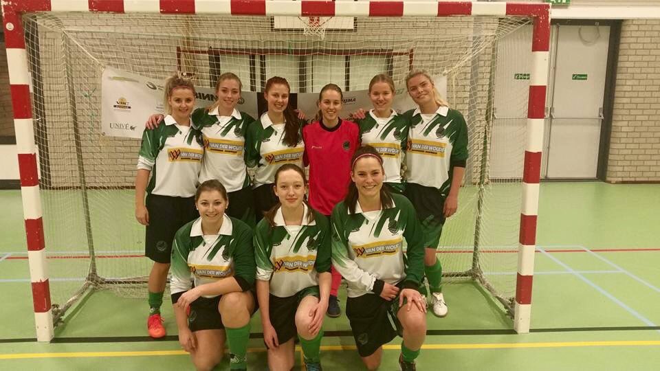BeetgumVV's tweet photo. Elftalfoto Dames 1 @Diamanttoernooi https://t.co/hPVvszGa7K