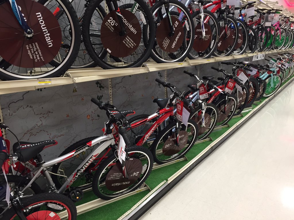 1817 bike wall looking religious😍🎄🎅🏼 <a href="/djagatx/">Dhruv Jagtiani</a> <a href="/ConnieDroge/">Connie Droge</a> <a href="/lancewake/">Lance Wakefield</a>
