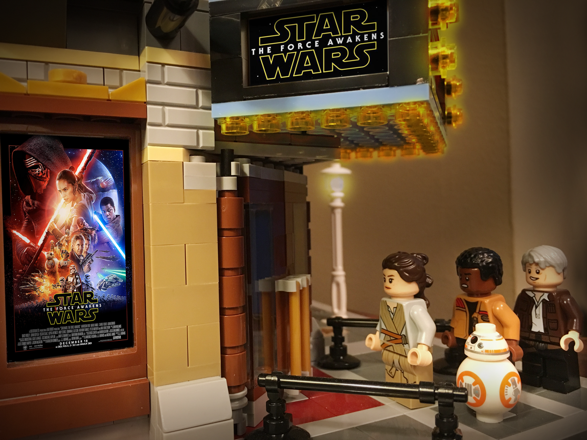 LEGO_Group's tweet photo. The wait is over! @StarWars #TheForceAwakens https://t.co/DI9LK40M1O