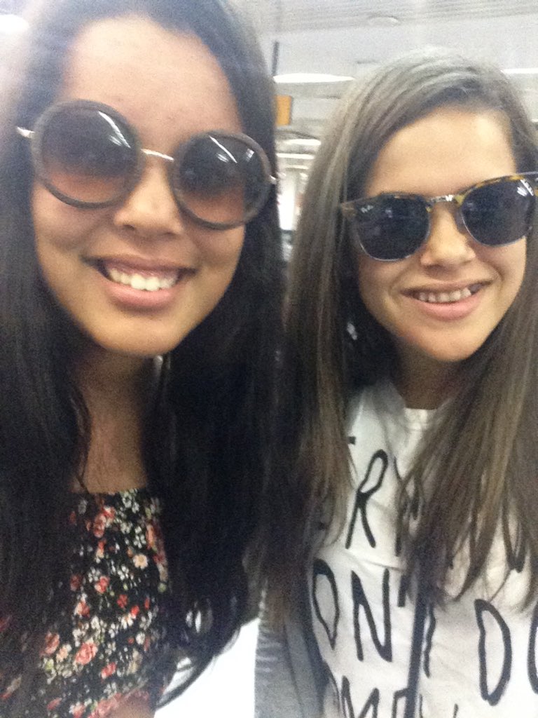 _bitem3_'s tweet photo. Miga sua louca @maisasilva maravilhosa vc , amei te conhecer 💗💗💗💗 #soufasim #queroplaystation https://t.co/c0DrBqC5or